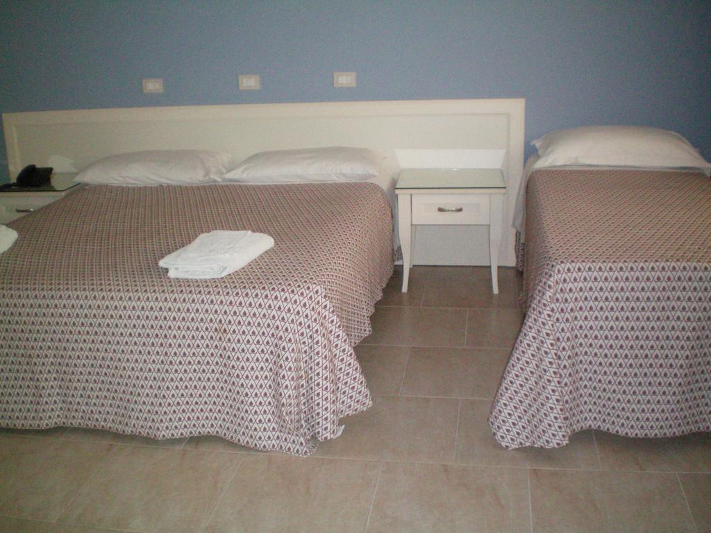 Hotel Zio Cataldo Corato Quarto foto